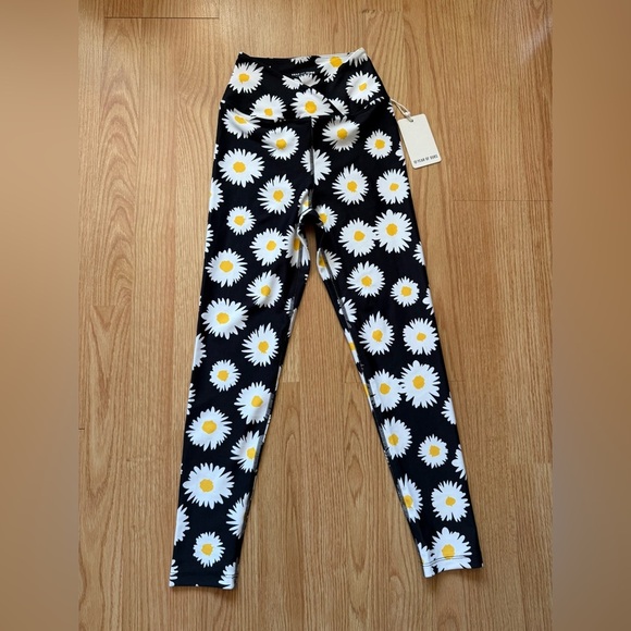 YEAR OF OURS Daisy Veronica Legging in Daisy Size XS - Picture 2 of 5